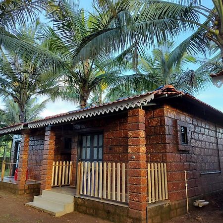 Saka Kadams Home Stay Guhāgar 외부 사진