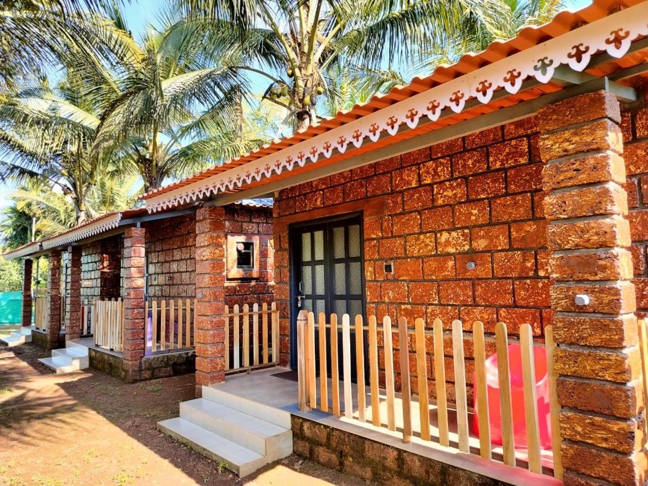 Saka Kadams Home Stay Guhāgar 외부 사진
